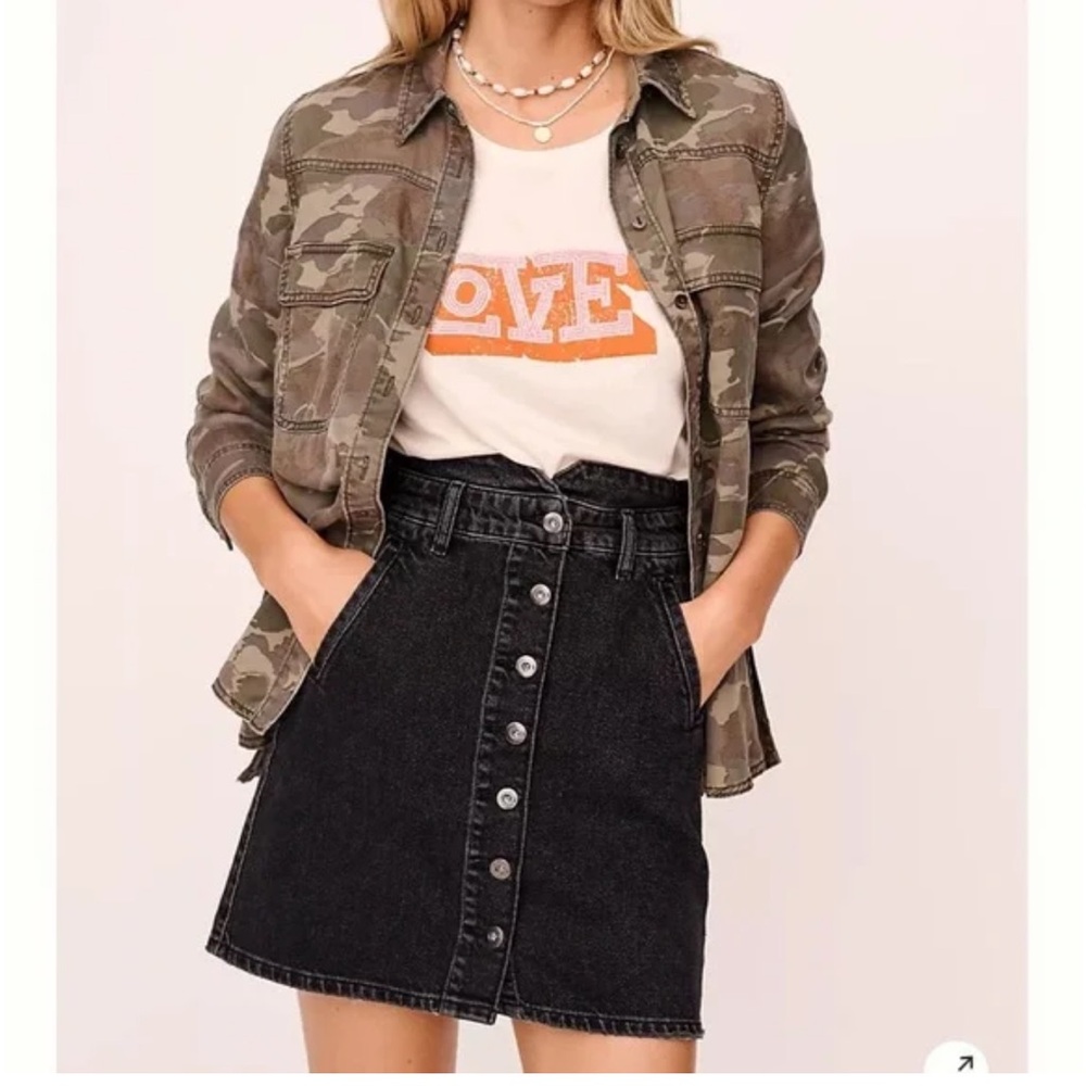 Anthropologie Pilcro & the Letterpress
Button Front Denim Mini Skirt Size 6